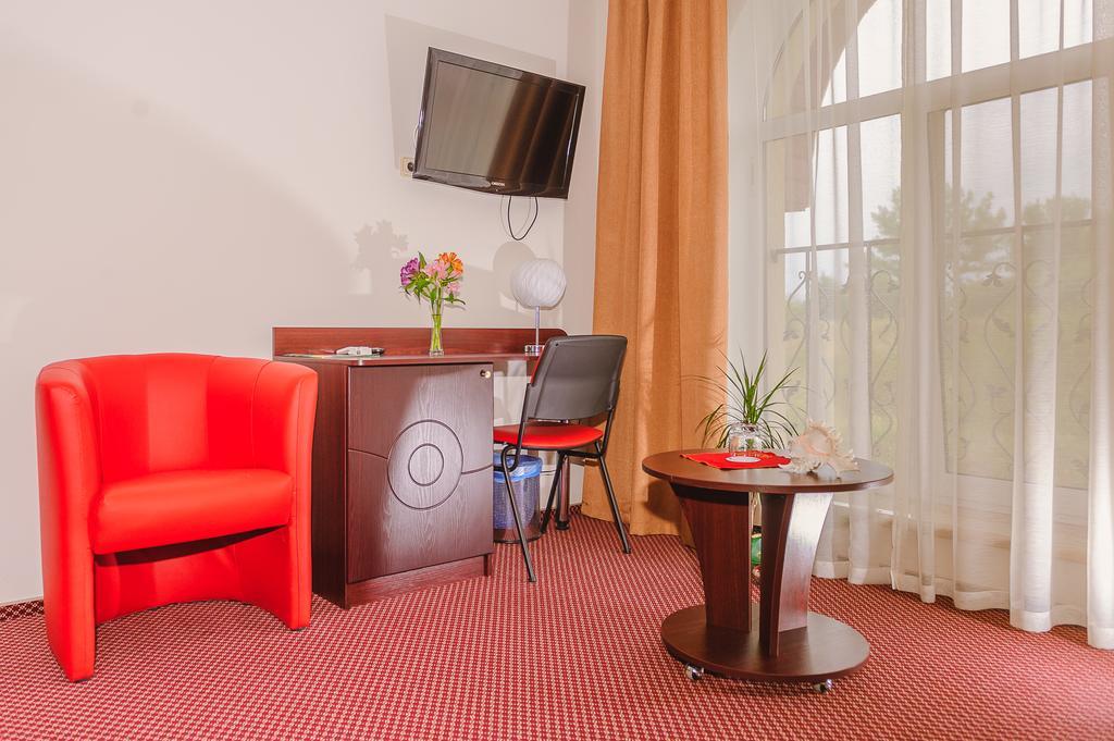 Terminal-A Hotel Ryasne-Ruske Exteriör bild