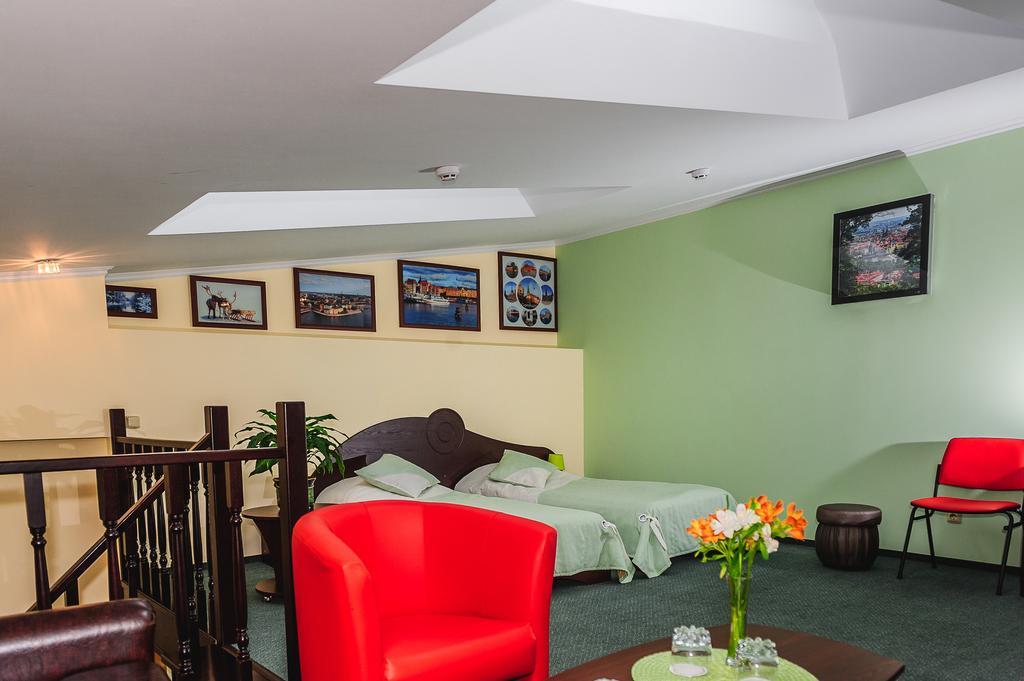 Terminal-A Hotel Ryasne-Ruske Rum bild